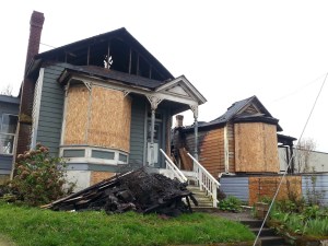 Houses on Tillamook damaged by fire