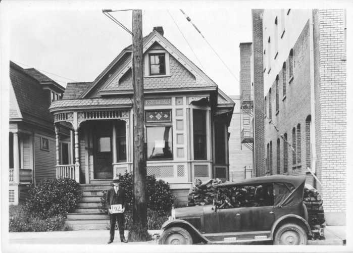 Historical black and white photo of Martin Mayo house in 1929
